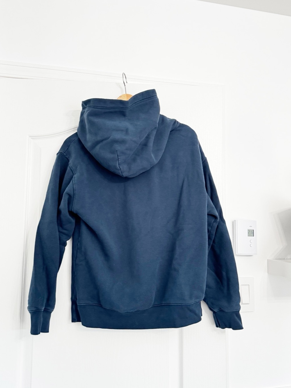TNA | Cozy Af Marine blue hoodie - Picture 3 of 6